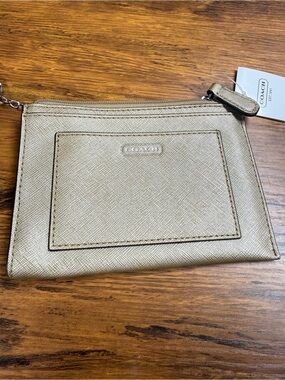 WOW POSHMARK - Authentic NWT Coach Wallet & Key Chain - Cles